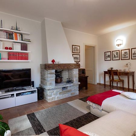 Altra Meta B&B Gubbio Eksteriør billede